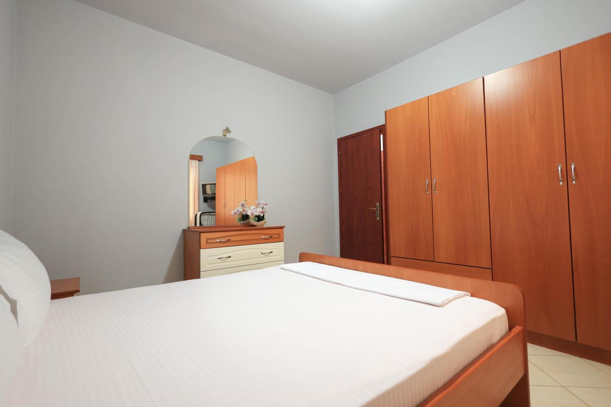 Kejsi Apartaments Sarande Bagian luar foto